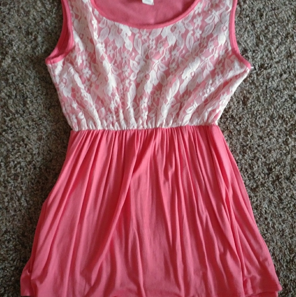 Flowy top with lace detail size XL